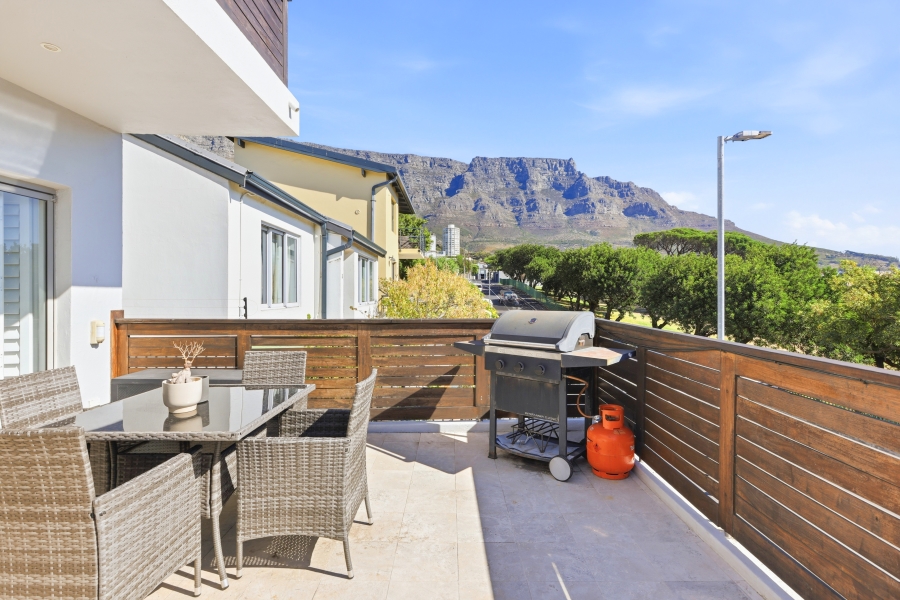 3 Bedroom Property for Sale in Vredehoek Western Cape